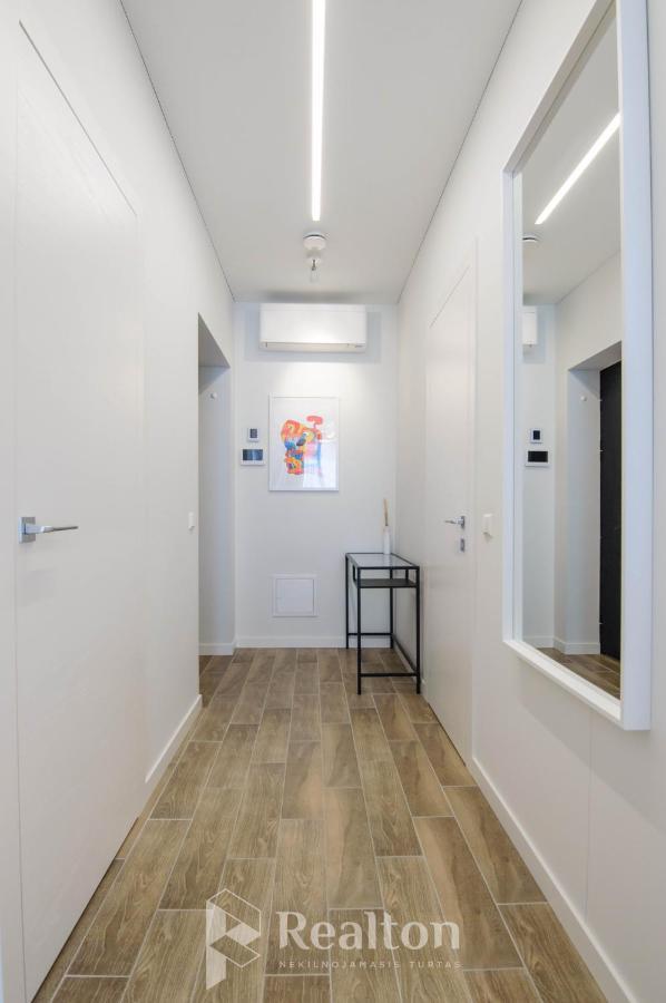 Happy Inn Egle, Self Check-In-24-7, A-C, Parking-In-The-Underground-Garage Vilnius Ngoại thất bức ảnh