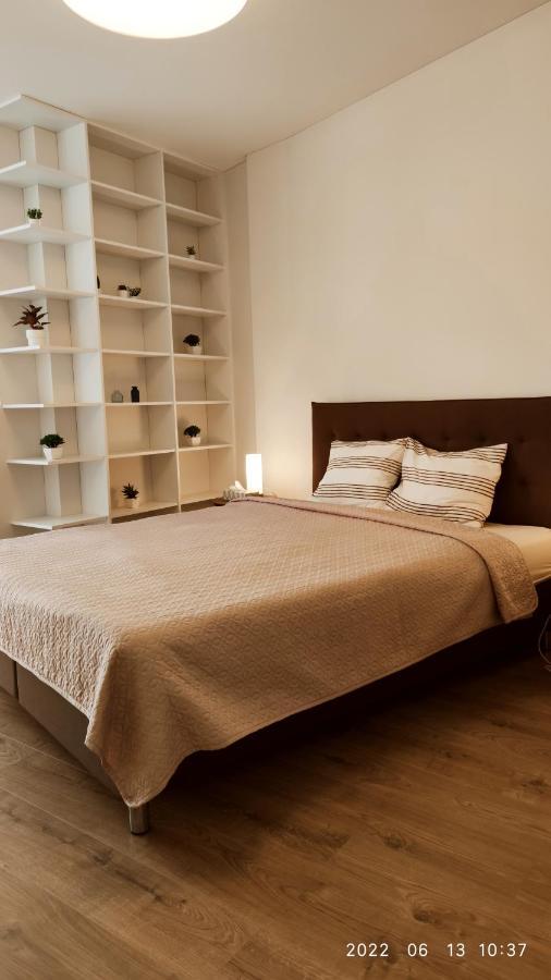 Happy Inn Egle, Self Check-In-24-7, A-C, Parking-In-The-Underground-Garage Vilnius Ngoại thất bức ảnh